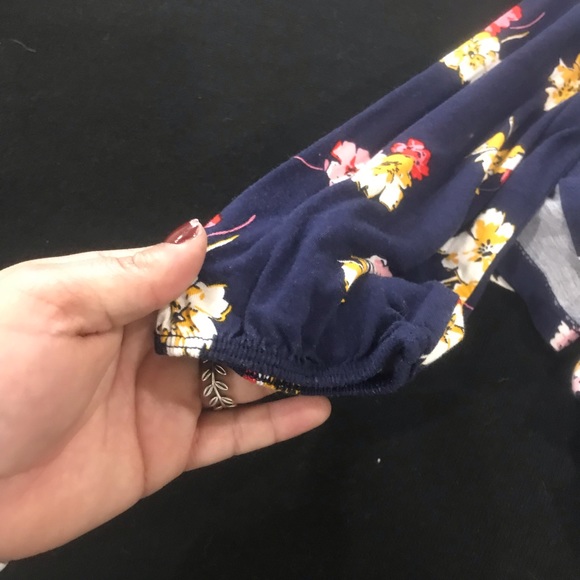 Old navy off the shoulder - Picture 4 of 4